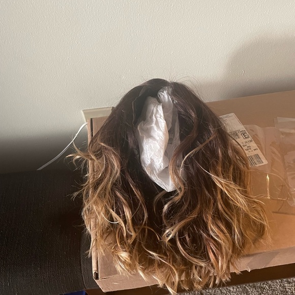 Mix human and synthetic hair wig - Picture 2 of 6